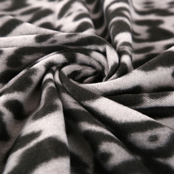 SOLD OUT Gray Leopard Knit Tassel Blanket Scarf - Picture 3 of 4